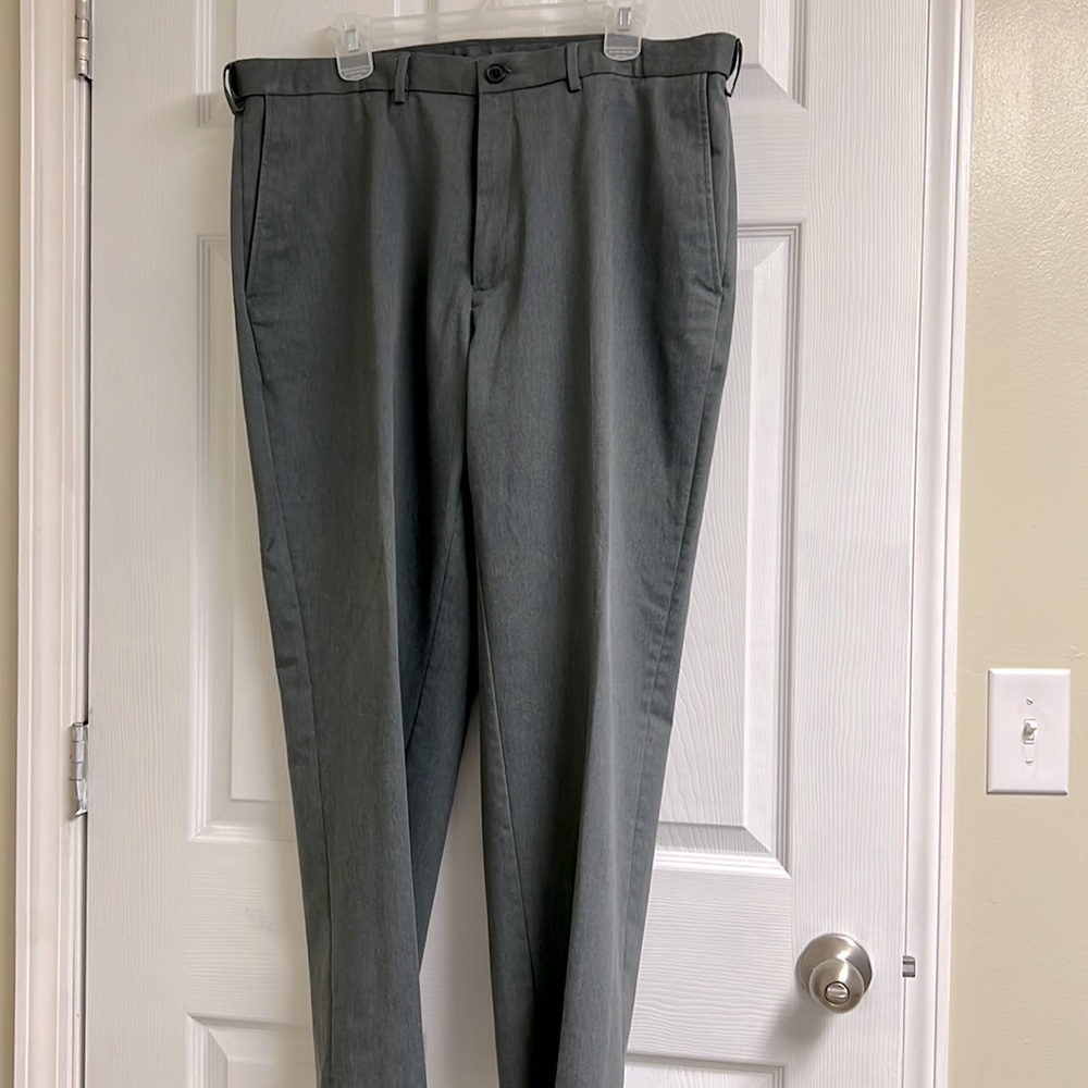 💝 Mens Haggar 40x30 dress khaki pants - great condition